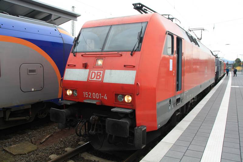152 001-4