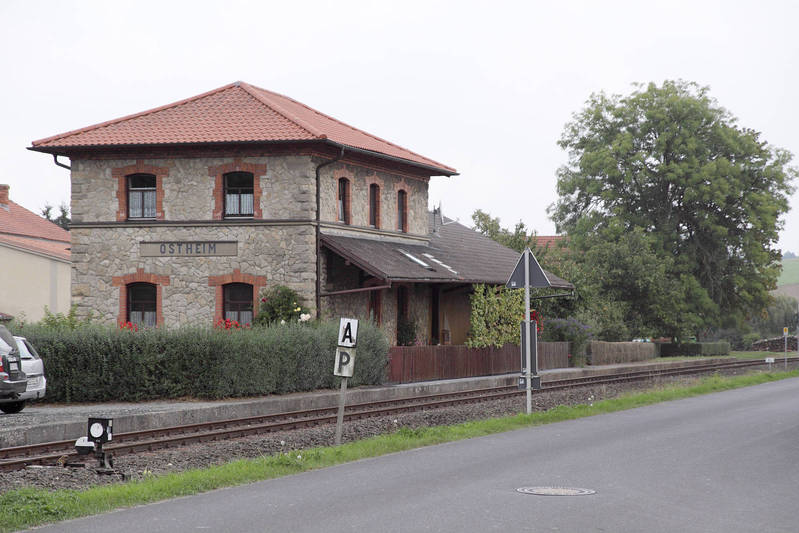 Ostheim: Empfangsgebäude
