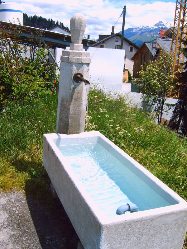 La Punt Chamues-Ch Stationsbrunnen 1
