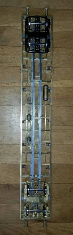 Rahmen mit Drehgestellen c